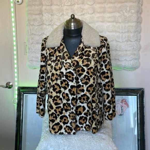 Coach  faux fur leopard spotted jacket with real shearling collar NWT brand new - Picture 3 of 12